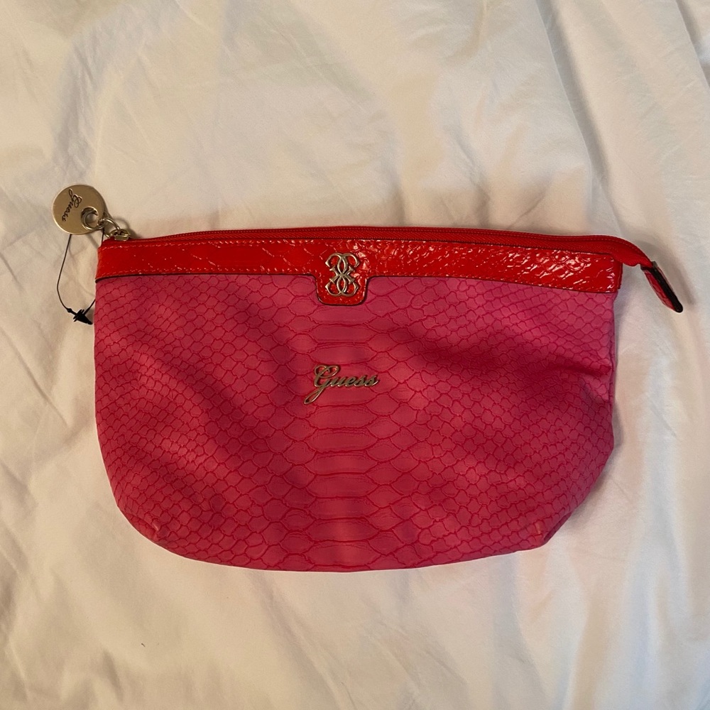 guess zipper pouch